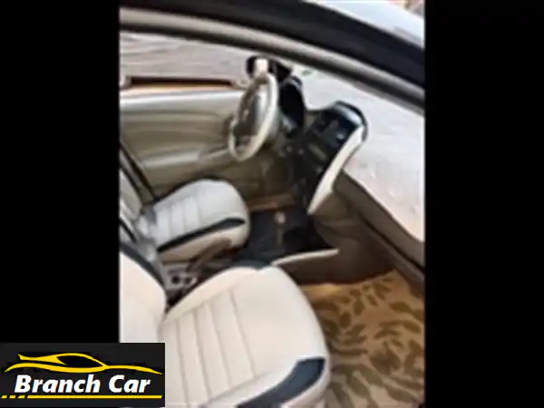 فرصة ذهبية: نيسان صني للبيع بالقاهرة - فابريكا دواخل وسقف، عفشة جديدة، فرش جلد، جاهزة للانطلاق!