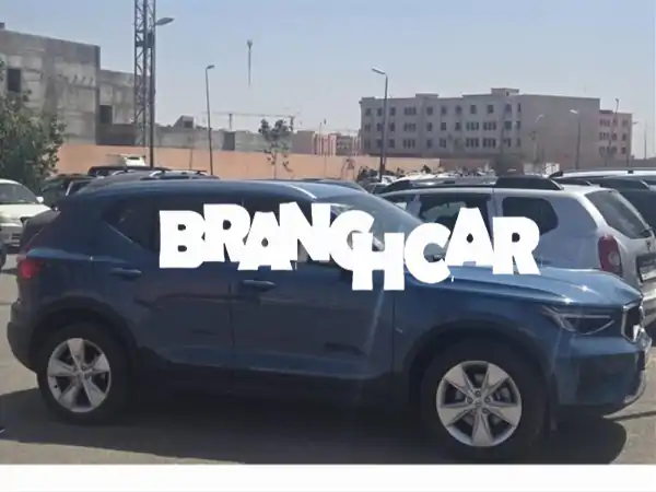 للبيع: فولفو XC40 2024 بحالة الوكالة! عداد 5000 كم فقط - SUV فاخرة بنزين أوتوماتيك