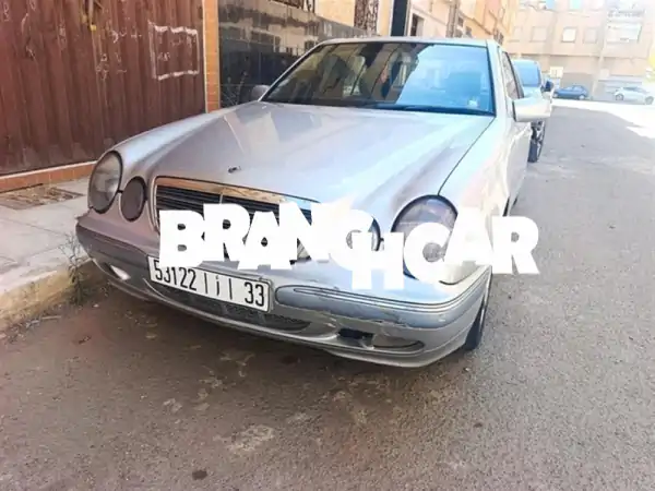 مرسيدس E220 موديل 2001 للبيع: قوة، راحة واقتصادية...