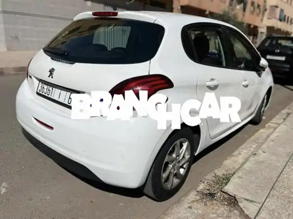 بيجو 208 موديل 2018 ديزل: الأناقة، الكفاءة، والجاهزية للانطلاق!