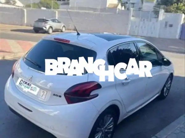 بيجو 208 ديزل 2019 بالدار البيضاء: رفاهية الأداء وسقف بانورامي! SIARACASH