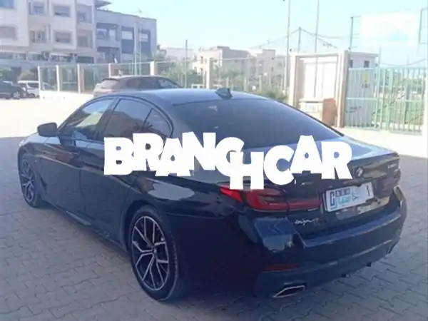 فرصة لا تعوض: BMW الفئة الخامسة هايبرد 2023 أوتوماتيك للبيع في تمارة | المالك الأول
