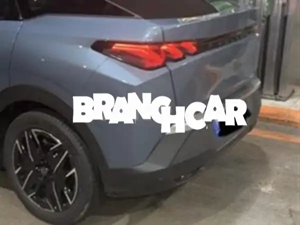 فرصة نادرة: بيجو 3008 هايبرد GT 2024 أوتوماتيك - شبه...