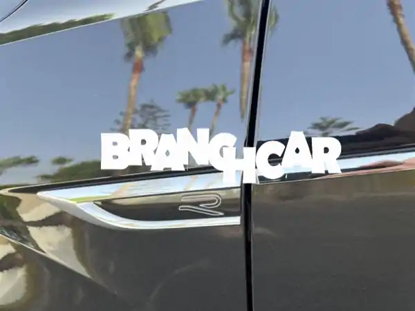 فولكس فاجن T-Roc 2025: استكشف قوة R واقتصادية الديزل | سيارتك تنتظرك!