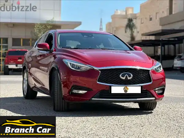 انفينيتي Q30 2017 حمراء: صبغة المصنع، خالية من الحوادث...