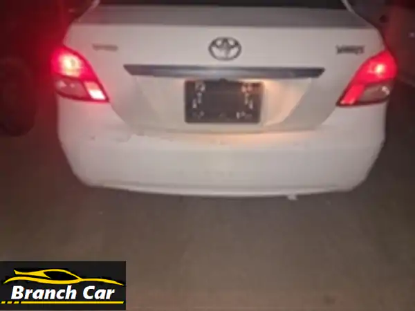 تويوتا ياريس للبيع بدبي: فرصة ذهبية (5كم فقط!) اقتصادية وموثوقة!