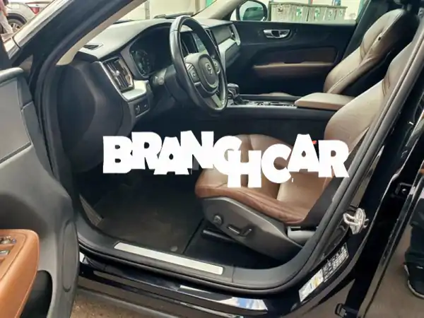 فولفو XC60 D5 AWD 2018 بالدار البيضاء | 95 ألف كم | فخامة وقوة (235 حصان) | صيانة الوكالة