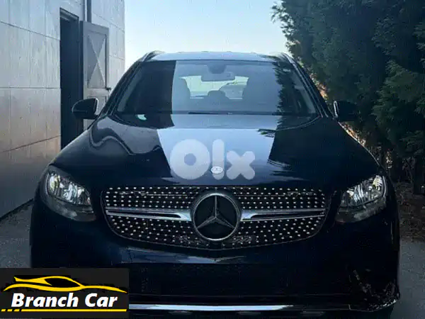 امتلك الفخامة والأداء: مرسيدس GLC300n 2017 4MATIC (أزرق كحلي)...