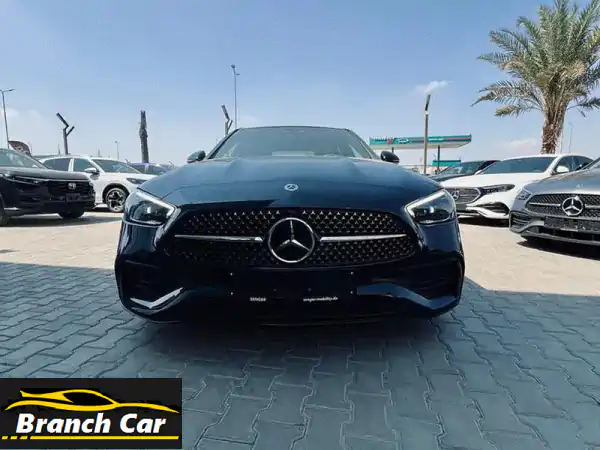 مرسيدس C 180 AMG 2023: رفاهية الأداء والجمال الأسود الفاخر!