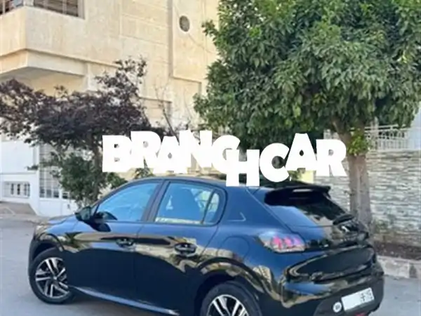 بيجو 208 ديزل مانيوال 2023 للبيع في فاس: طلاء أصلي، 50 ألف كم فقط!