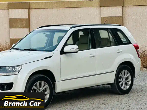 سوزوكي جراند فيتارا 2014 للبيع | فل أوبشن بفتحة سقف | أبيض بحالة ممتازة جداً - أبو حليفة