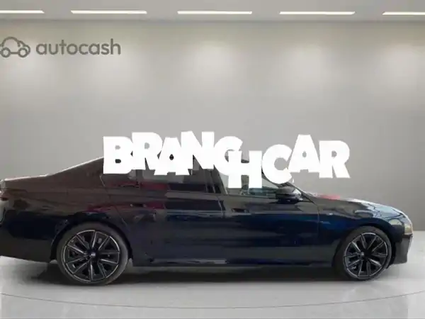 BMW الفئة السابعة pack M قابلة للتمويل من طرف الخواص