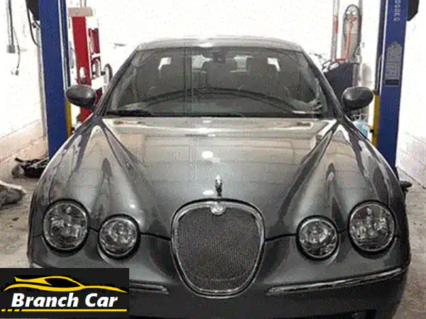 جاكوار S-Type 2001 سوبرتشارج: فخامة استثنائية وأداء خارق (64 ألف كم فقط!)