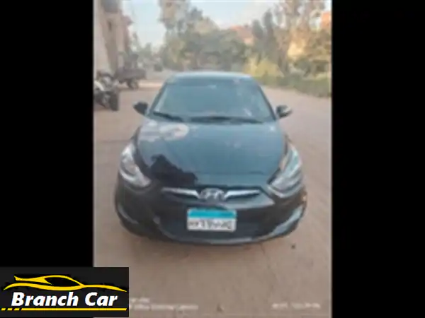 هيونداي اكسنت RB 2014 فبريكا سقف وشنطة | رخصة 2028 | شاشة 10 بوصة وجنوط 15 | فرصة لا تعوض