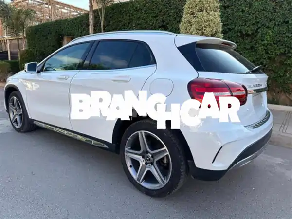 مرسيدس GLA220 d AMG Line 2019 | ديزل | صيانة وكالة | فتحة سقف | كالجديدة 100 ألف كم