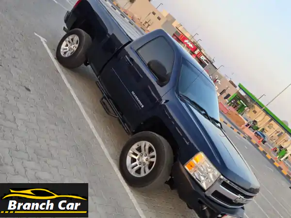 شفروليه سيلفارادو 2009 للبيع بأبوظبي: أزرق كحلي، جلد طبيعي، CarPlay | فرصة لمحبي القوة!