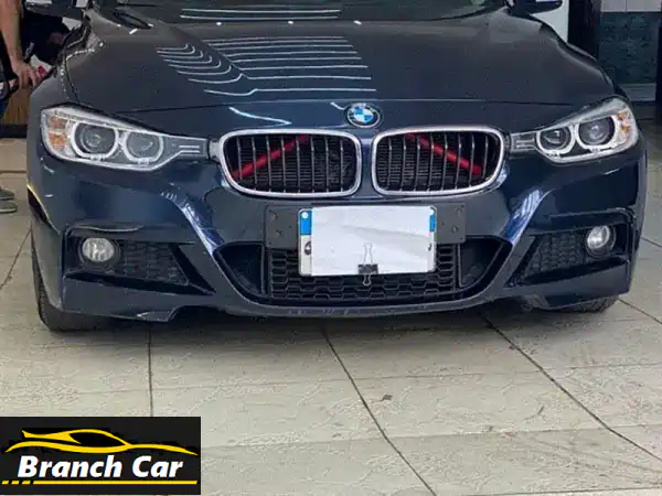 امتلك الأناقة والفخامة: BMW 3 Series 2015 أزرق كحلي...