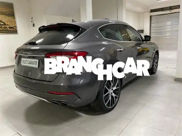 مازيراتي ليفانتي Q4 إيسنس 2017: فخامة استثنائية بحالة ممتازة | 50 ألف كم فقط!