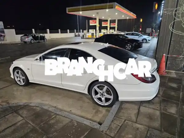 امتلك الأسطورة: مرسيدس CLS 350 CDI 2011 - أبيض لؤلؤي، AMG Line، مواصفات ألمانيا كاملة!