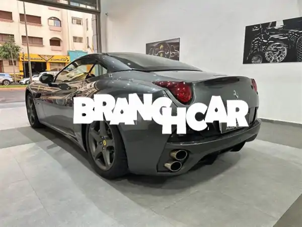 فيراري كاليفورنيا 2012 للبيع | فخامة وأداء لا يُضاهى | 35 ألف كم