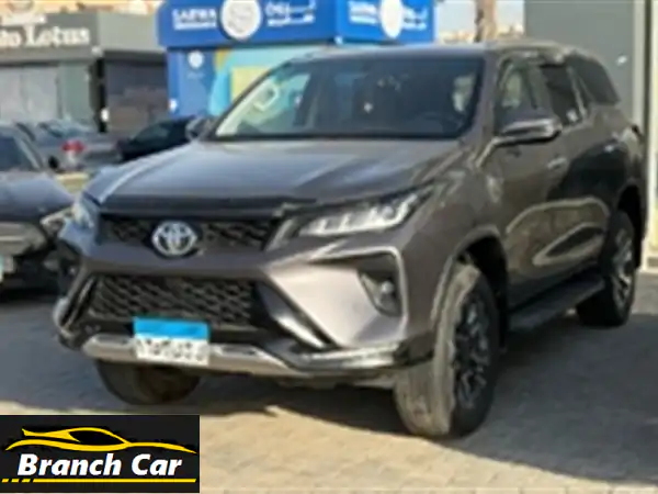 تويوتا فورتشنر 2024 للبيع بالتجمع | 30 ألف كم فقط | فخامة وقوة لا تضاهى!