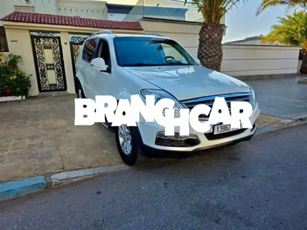 سانغ يونغ ريكستون 2015: فخامة 7 مقاعد بحالة ممتازة | مواصفات كاملة