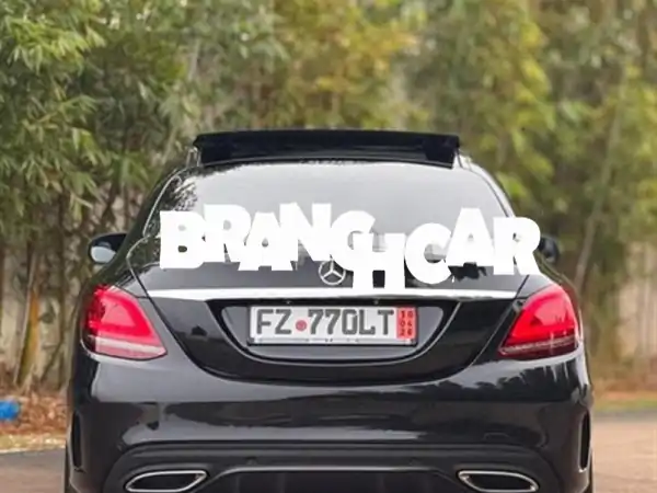 فرصة استثنائية: مرسيدس بنز C 220 AMG 2021 ديزل - فخامة، أداء، وكفاءة لا مثيل لها!