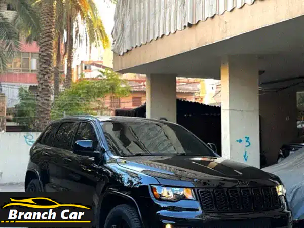 جيب جراند شيروكي ألتيتيود 2018 4x4: فخامة، قوة، وأداء...