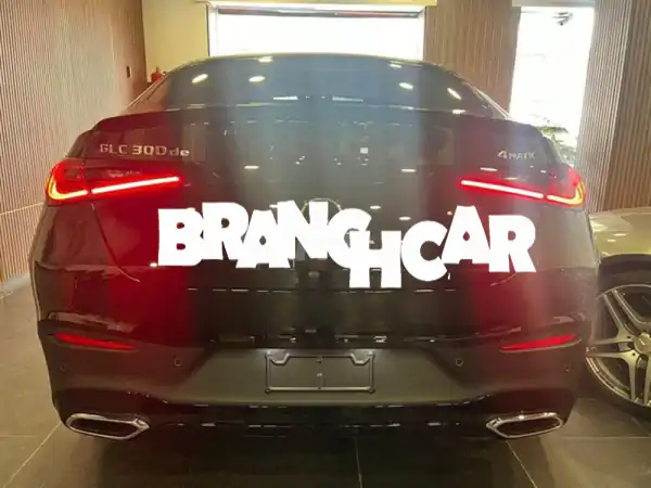 مرسيدس GLC كوبيه 300d: فخامة لا تُضاهى وأداء رياضي يأسرك! (5 أبواب - أوتوماتيك)