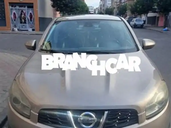 فرصة لا تُعوّض: نيسان 2012 | 5 أبواب، مكيفة، 8 أحصنة...