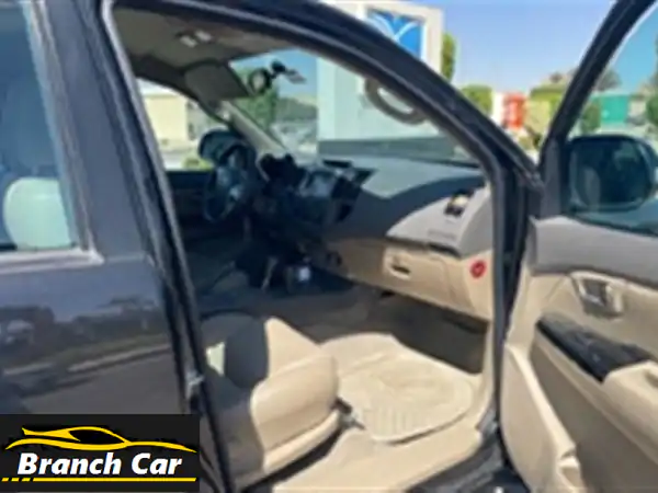 فرصة ذهبية: تويوتا فورتشنر 203 بحالة المصنع ورخصة سنتين - جاهزة للمغامرة!