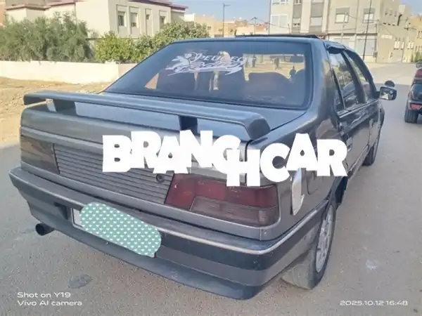 بيجو 405 ديزل 1996 مكناس: الأناقة الكلاسيكية والاقتصادية بانتظارك!