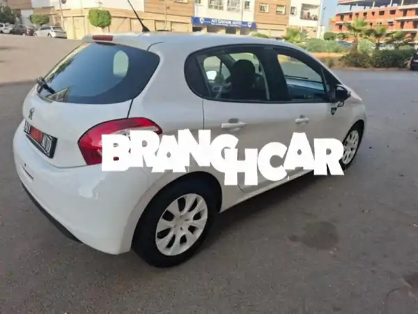 بيجو 208 بنزين