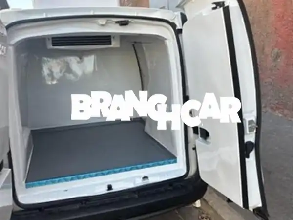 رينو كونغو للبيع: 10,000 كم فقط! سيارتك العملية والعائلية بـ 5 أبواب (مواصفات كاملة)