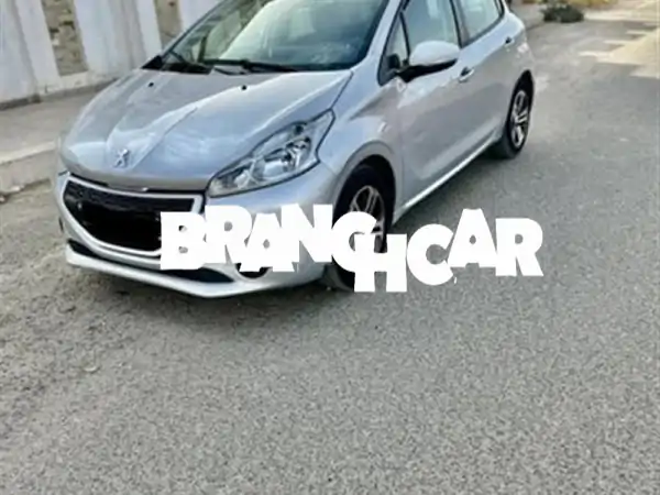 🌟 بيجو 208 IHA موديل 2015 للبيع - مانيوال، شاشة،...