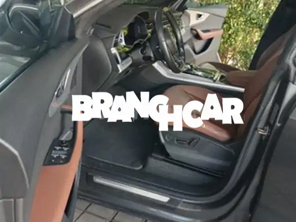 فرصة ذهبية: أودي Q8 ديزل برستيج 2021 – فخامة المالك الأول بـ 70 ألف كم فقط!