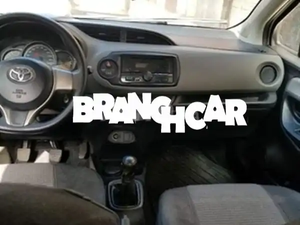 امتلك تويوتا ياريس 2016: بحالة الوكالة، لا تحتاج مصاريف! | 85,000 ج.م.