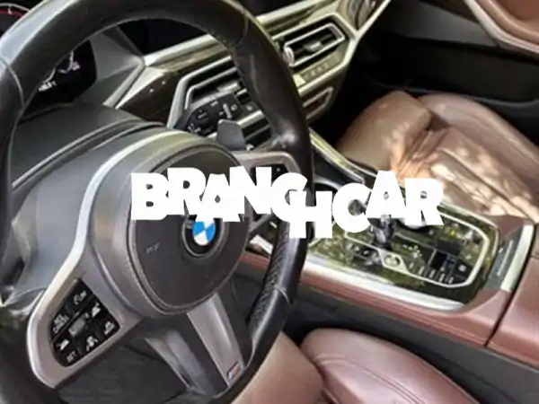 BMW X7 M Package 2021 وارد: فخامة 7 مقاعد بحالة المصنع - فرصة لا تُعوّض!