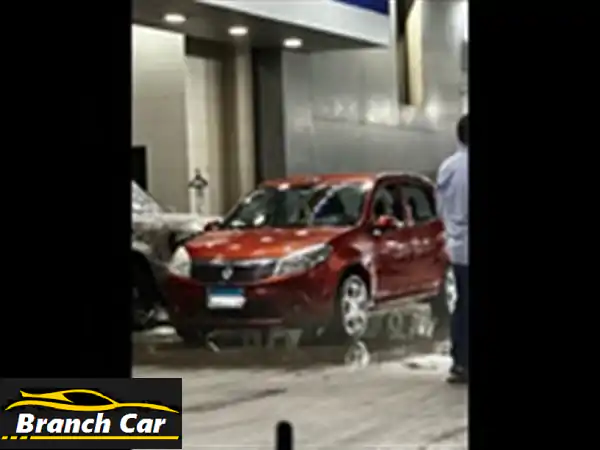 رينو سانديرو 2014 للبيع بالشيخ زايد | سيارة عائلية...