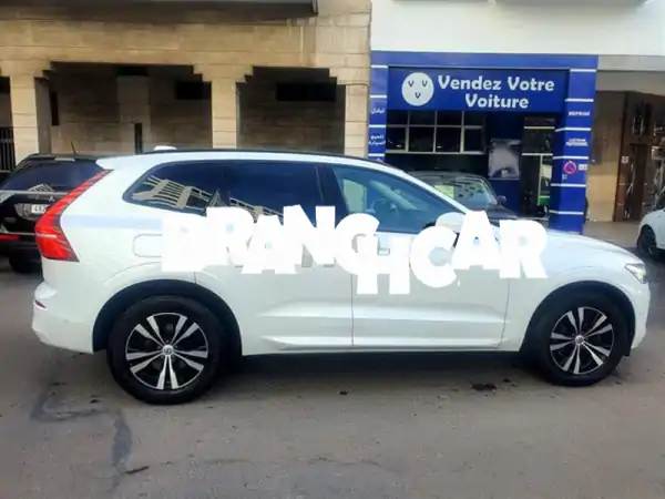 امتلك الفخامة: فولفو XC60 B4 ديزل 2021 أوتوماتيكية بالدار البيضاء – هجين معتدل بحالة ممتازة!