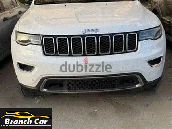 جيب جراند شيروكى 2020 فضي فابريكة بالكامل: امتلك الفخامة والقوة بحالة الزيرو! (صيانة منتظمة)