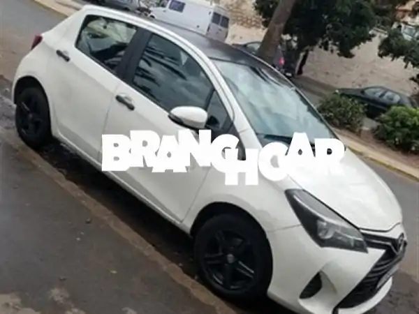 امتلك تويوتا ياريس 2016: بحالة الوكالة، لا تحتاج...