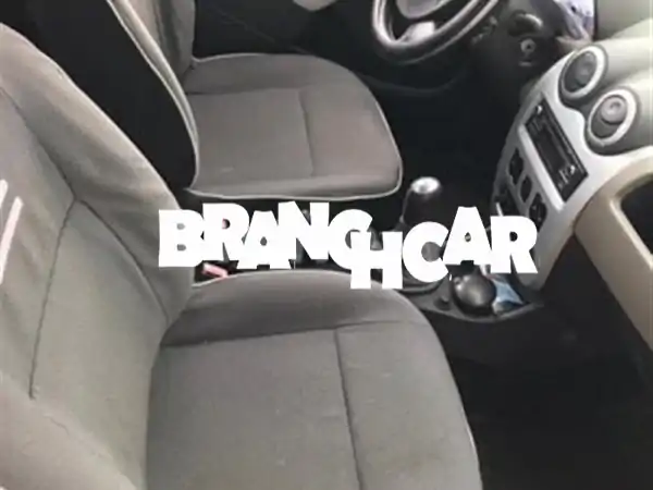 فرصة مميزة بطنجة: داسيا لوغان ديزل 2013 - كيلومتراج...