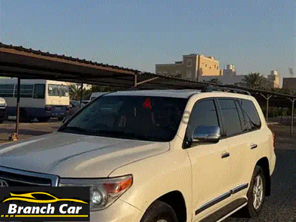 تويوتا لاندكروزر 2014 GXR V8: أداء استثنائي وفخامة لؤلؤية - صيانة وكالة