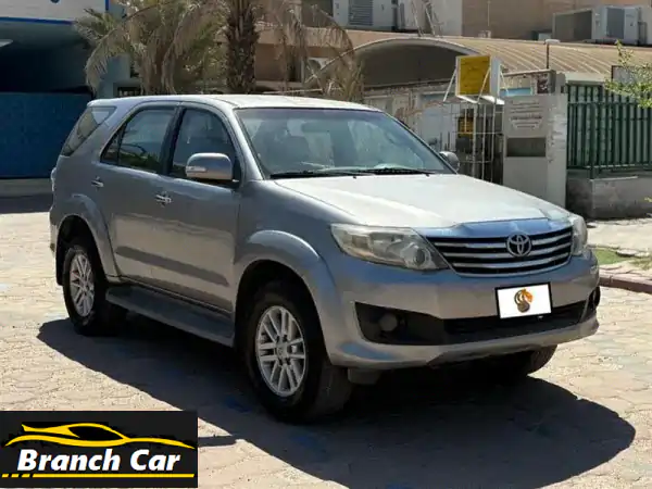 فرصة ذهبية: تويوتا فورتشنر 2015 V4 فضي | 7 مقاعد | كاش...