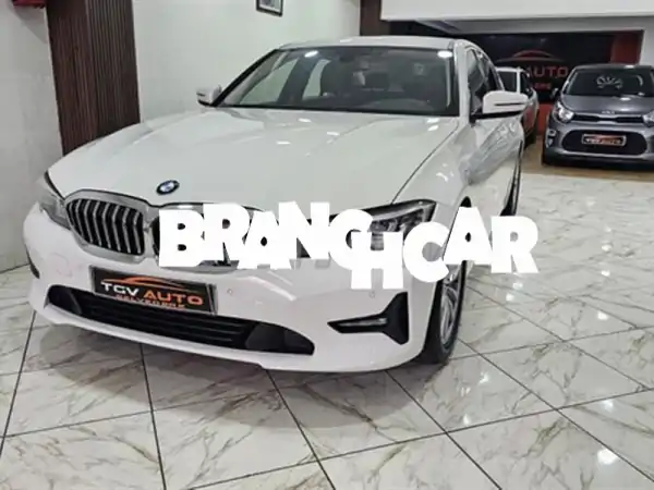 فرصة لا تعوض: BMW 318d 2021 توب أوبشن | فخامة وأداء استثنائيين