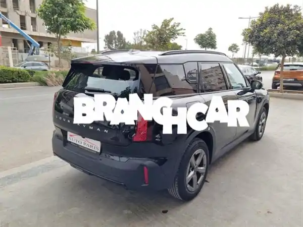 ميني كونتري مان إيسنس مايفير