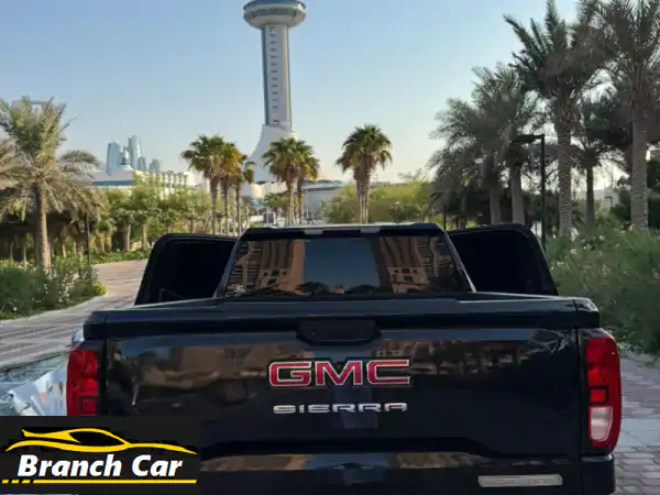 GMC Sierra 2019 Elevation | إصدار أسود V8 5.3L كندي | خالية من الحوادث (أبوظبي)