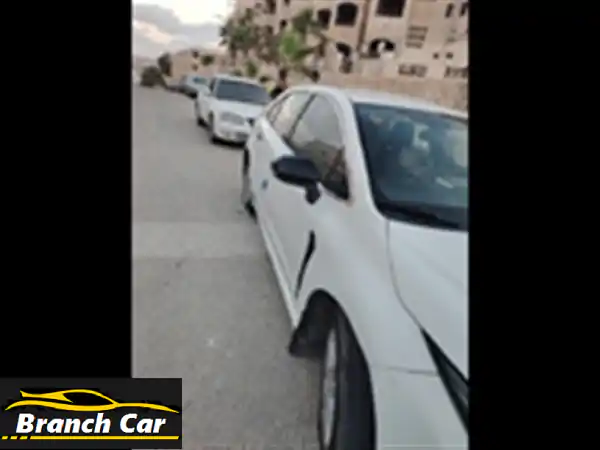 امتلك الفخامة والاعتمادية: تويوتا كورولا الفئة...