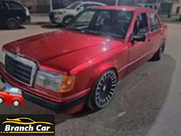 امتلك الفخامة! مرسيدس بنز E200 بحالة ممتازة | 111 ألف كم | كراسي كهرباء وبطارية جديدة